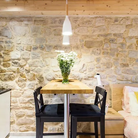 Explore The Historic Center From A Remodeled * スプリト