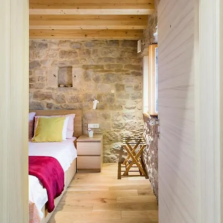 Explore The Historic Center From A Remodeled Apartment