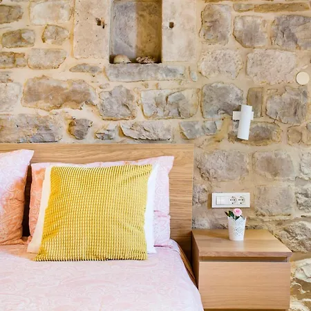 Explore The Historic Center From A Remodeled * Split